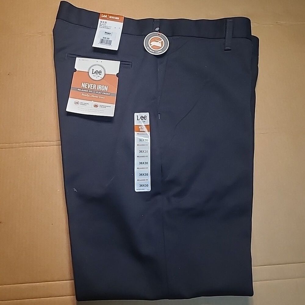 Lee Never Iron Relaxed Fit Black Pants Mens 36x30 Flat Front NEW NWT